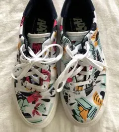 adidasアディダスキッズ☆スニーカー　23cm