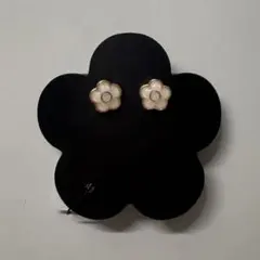 マリークワント ピアス