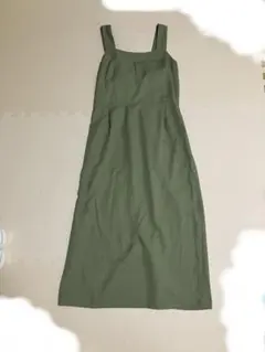 GU ワンピース　ジャンパースカート　グリーン