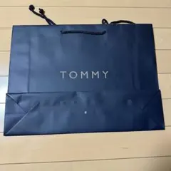 TOMMY HILFIGERの紙袋、１枚　新品　未使用
