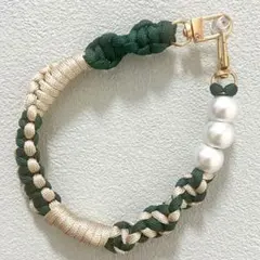 グリーン✖️ベージュ　ハンドストラップ　パラコード　【即購入可】