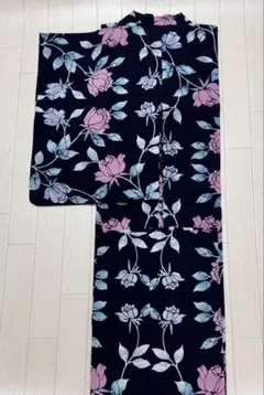 お仕立て　浴衣　紺色　バラ柄