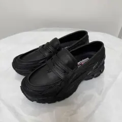 美品 New Balance 1906 ブラック ローファー 23.0cmのサムネイル