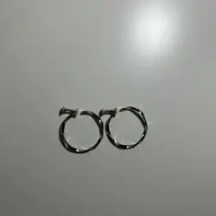 ツイストフープイヤリング シルバーカラーのサムネイル