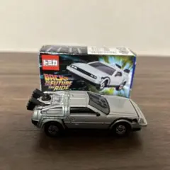 トミカ USJ バック・トゥ・ザ・フューチャー デロリアン