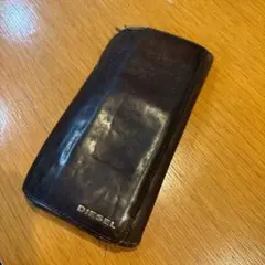 E*e様 DIESEL 長財布 破れてます