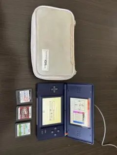 ニンテンドーDS Lite ネイビー ケース付き　ソフト3本とその他備品