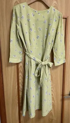 小花柄　ワンピース　JAYRO MOTOMACHIのサムネイル