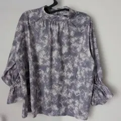 紫系抽象パターン長袖ブラウス