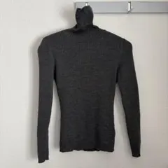 ユニクロ ダークグレー リブ編み タートルネック セーター ウール100%