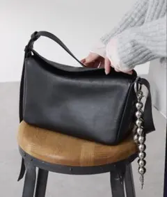 【超美品】COLLAGE GALLARDAGALANTE メタルレスレザーバッグのサムネイル