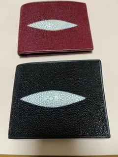 スティングレーエイ革 二つ折り財布 赤 黒