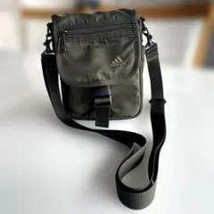 adidas ショルダーバッグ サコッシュ オリーブグリーン