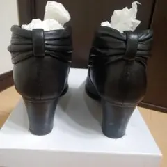 アルテミス　by DIANA　黒 レザー リボン付きブーティ ヒール約8cm