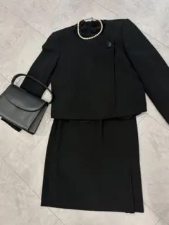 ブラックスーツセット（ジャケット・スカート・インナー）　Mサイズ　9号
