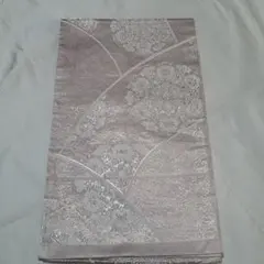 六通袋帯　錦織　薄いピンク シルバー 花柄