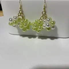 フックピアス、ボールビーズ