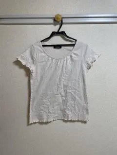 EASTBOYアイボリー 刺繍入り 半袖Tシャツのサムネイル