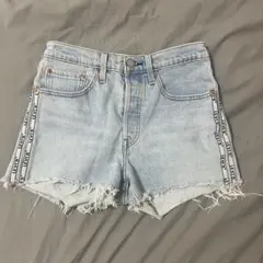 Levi's リーバイス 501 ショートパンツ ライトブルー デニムパンツのサムネイル