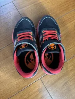 New Balance ニューバランス黒赤スニーカー17.5cm