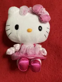 サンリオ ハローキティ お姫様 王冠 マント ぬいぐるみ - メルカリ