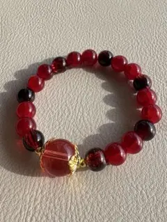 赤いビーズ ゴールド装飾 ブレスレット 17cm（1002）