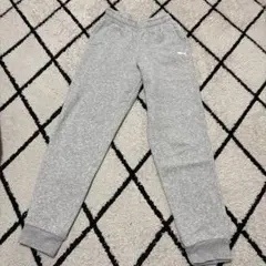 PUMA グレー スウェットパンツ　150cm
