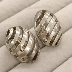 Item thumbnail for item d99673c6-a655-44a0-81b7-9aa5c24e1731