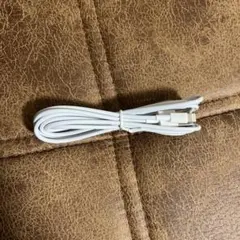 ホワイト Lightningケーブル