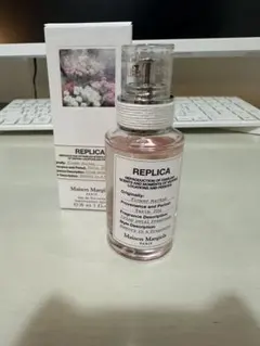 Maison Margiela REPLICA Flower Marketのサムネイル