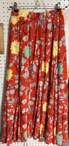 ロデオクラウンズ　花柄フレアスカート 赤