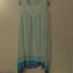 ミントグリーン・レース装飾ドレス