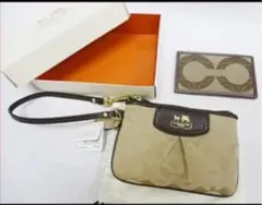 【新品】コーチ 元箱×袋付 シグネチャー ポーチ パスケース セット ベジュー