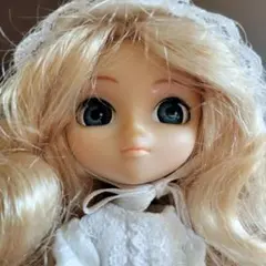 リトルプーリップ　ラフィア　ドール 白いドレス 女の子