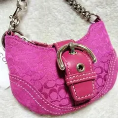 コーチ　ソーホー　ミニバッグチャーム　ミニポーチ　ミニシグネチャー　タグ付新品