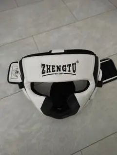 ZHENGTU ボクシング ヘッドギア ホワイト ブラックのサムネイル