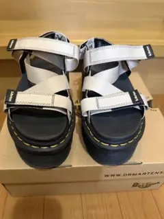 Dr. Martens 厚底サンダルのサムネイル