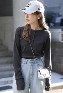 Bonjour Sagan 前後2WAYラメリブヘンリーネックプルオーバー