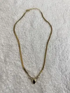 ゴールドペンダントネックレス ルビー色ストーン