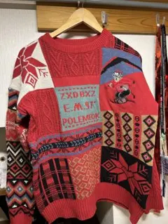 クマ 赤 ニット