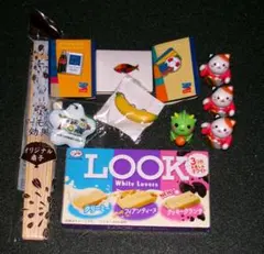 コカ・コーラ ピンバッジ他１0点+チョコレート1箱の11点まとめ売り