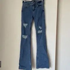 セール⚠️【Hollister】ダメージジーンズLow rise boot W23