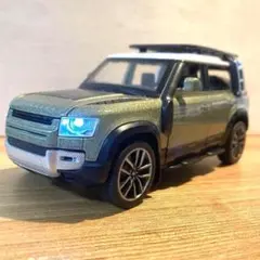 ランドローバー ディフェンダー110 1/32 ミニカー 緑 ダイキャストのサムネイル
