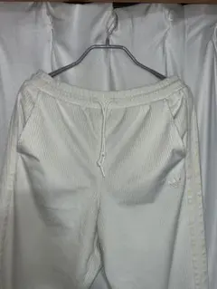 アディダス ホワイト ストライプ カジュアルパンツ　コーデュロイS