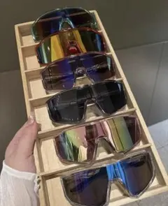 スポーツサングラス　グレー