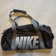 最終値下げ！NIKE ブラック ダッフルバッグ3000円→2200円！