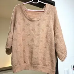 NICE CLAUP薄ピンク色のドット柄の五分袖ニット