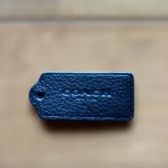 COACH　黒 レザー タグ型 　キーホルダー