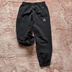 adidas ブラック スウェットパンツ