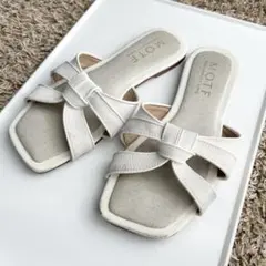 フラットサンダル ホワイト きれいめ 春夏　 スクエアトゥ　クロスストラップ